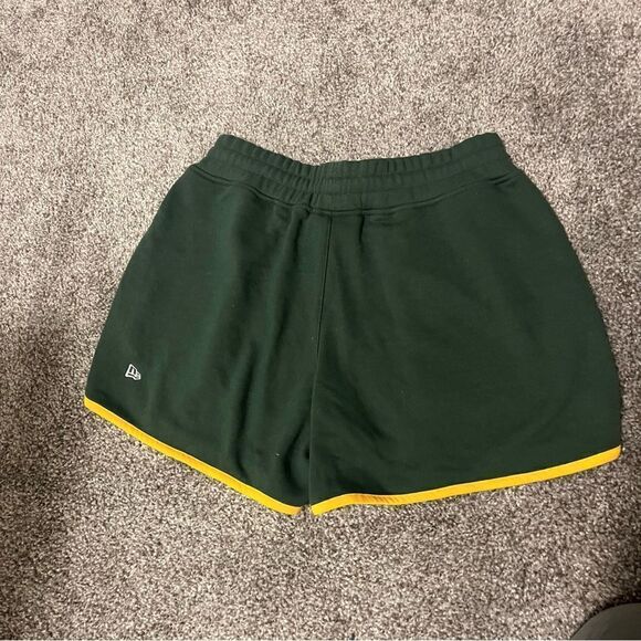 New Era, MLB, Oakland As Athletics fleece shorts - Picture 3 of 10